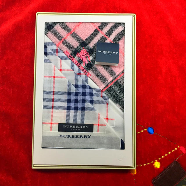 BURBERRY(バーバリー)の【新品未使用】バーバリー ハンカチ2枚セット レディースのファッション小物(ハンカチ)の商品写真