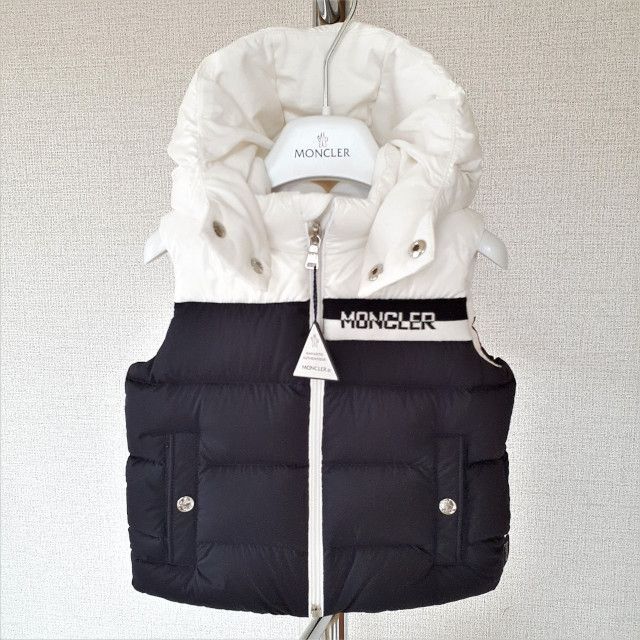 【新品・未使用】MONCLER BABY フード付きダウンベスト 12/18M