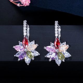 セール❣️【高級CZダイヤ】マルチカラー 花 フラワー キラキラ ピアス(ピアス)