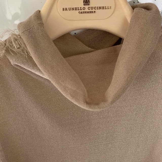 BRUNELLO CUCINELLI(ブルネロクチネリ)のご専用　ブルネロクチネリ　ノースリーブ　チュニック　ゴールド　M レディースのトップス(ニット/セーター)の商品写真