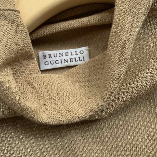 BRUNELLO CUCINELLI(ブルネロクチネリ)のご専用　ブルネロクチネリ　ノースリーブ　チュニック　ゴールド　M レディースのトップス(ニット/セーター)の商品写真