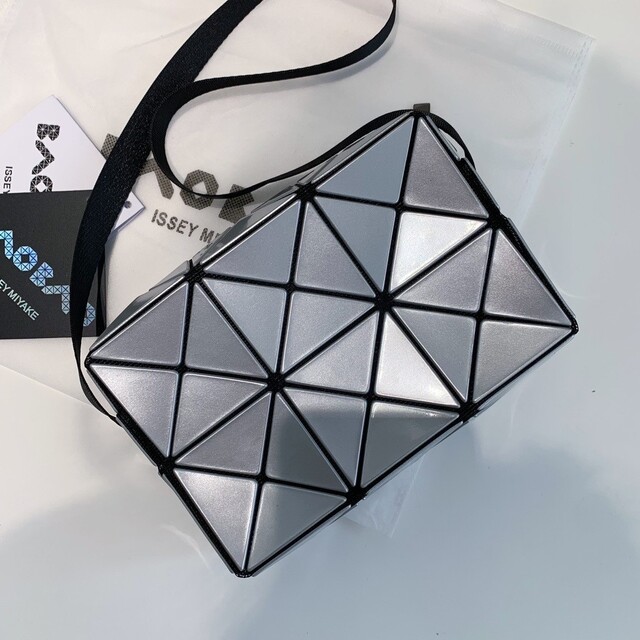 BAO BAO ISSEY MIYAKE クラッチバッグ 完売 8060円 aleksandra-urman.ch