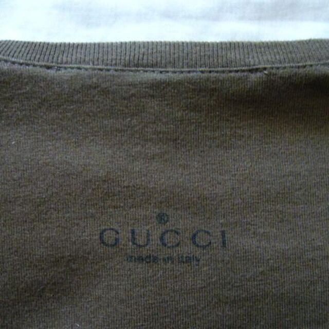 Gucci(グッチ)の少々難アリ★ロゴ入り♪GUCCI(グッチ)●Ｔシャツ/カーキ/イタリア製 レディースのトップス(Tシャツ(半袖/袖なし))の商品写真