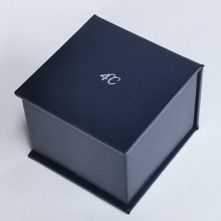 ヨンドシー(4℃)のヨンドシー　4℃　リングボックス　指輪ケース　箱　付属品　リボン　空箱　空き箱(小物入れ)