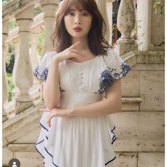 Her lip to(ハーリップトゥ)のcutwork embroidery angel sleeve dress レディースのワンピース(ロングワンピース/マキシワンピース)の商品写真