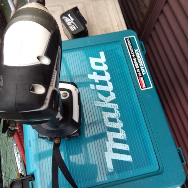 Makita(マキタ)のマキタインパクトドライバーTD133D/14V スポーツ/アウトドアの自転車(工具/メンテナンス)の商品写真