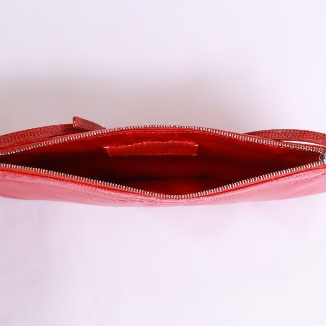 valentino garavani(ヴァレンティノガラヴァーニ)のヴァレンチノガラバーニ　ポーチ　赤　 VALENTINOGARAVANI  レディースのバッグ(ボディバッグ/ウエストポーチ)の商品写真