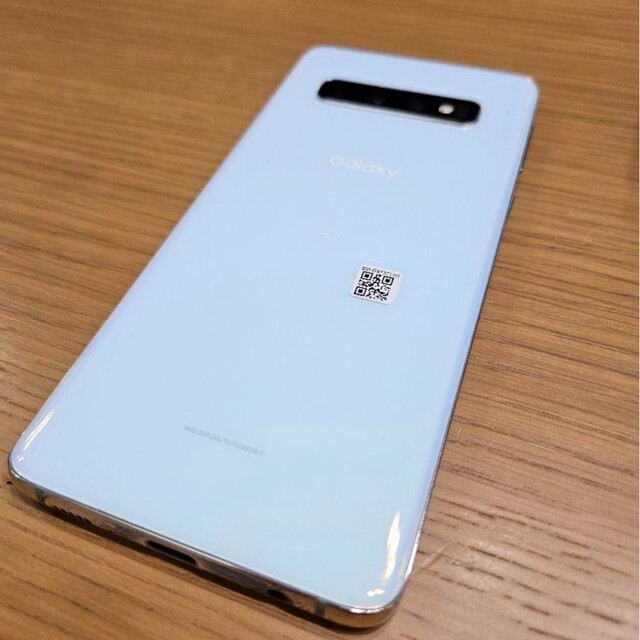 SAMSUNG(サムスン)のSAMSUNG Galaxy S10  Prism White スマホ/家電/カメラのスマートフォン/携帯電話(スマートフォン本体)の商品写真