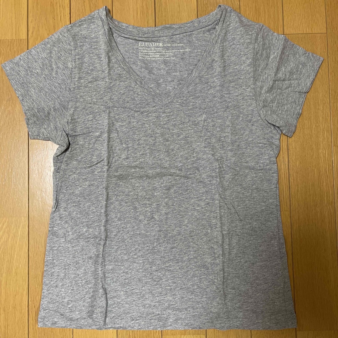 PEACH JOHN(ピーチジョン)の新品未使用未開封 PEACH JOHN Vネック半袖Tシャツ GRAY S レディースのトップス(Tシャツ(半袖/袖なし))の商品写真