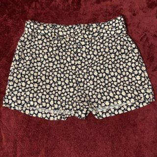 エイチアンドエム(H&M)のH&M＊flowerショーパン＊ブラック(ショートパンツ)