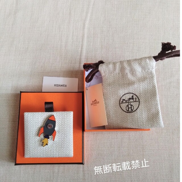 ピンブローチ新品♪HERMES《スペースH》バッジ