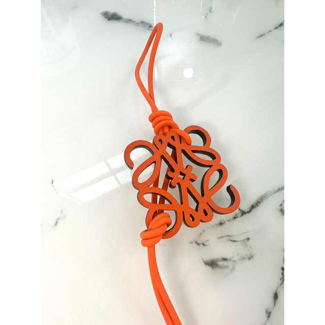 LOEWEロエベ オレンジ チャーム 未使用品 美品-