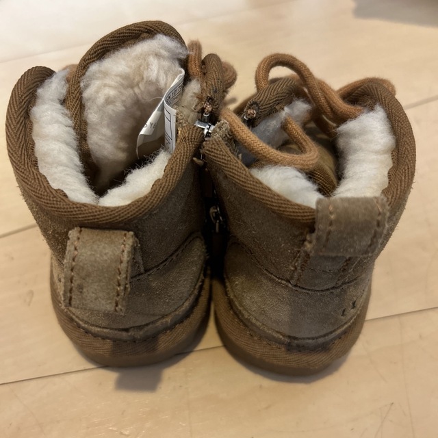 UGG(アグ)のアグ　ugg ムートンブーツ キッズ/ベビー/マタニティのベビー靴/シューズ(~14cm)(ブーツ)の商品写真