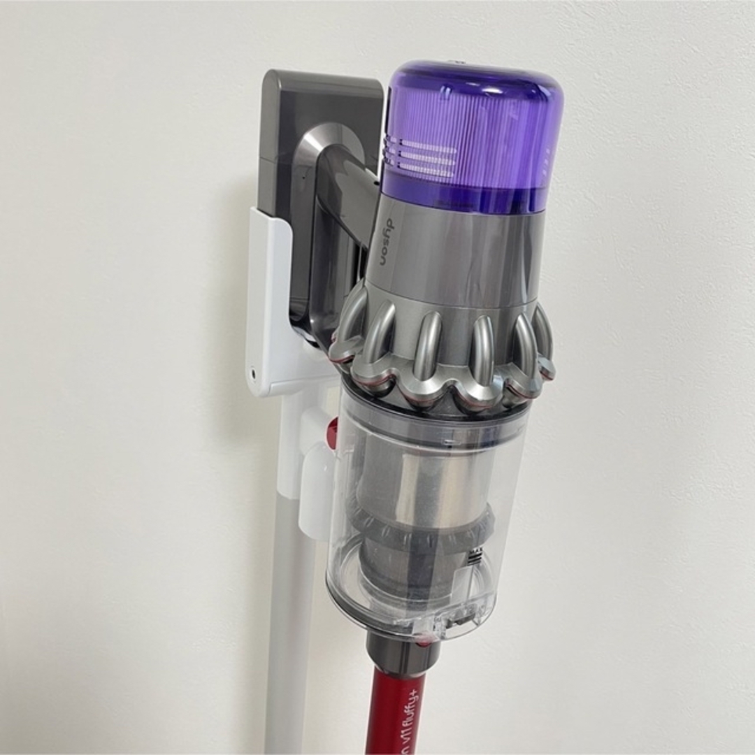 Dyson - Dyson v11 fluffy+ SV14 コードレスクリーナー スタンド付きの