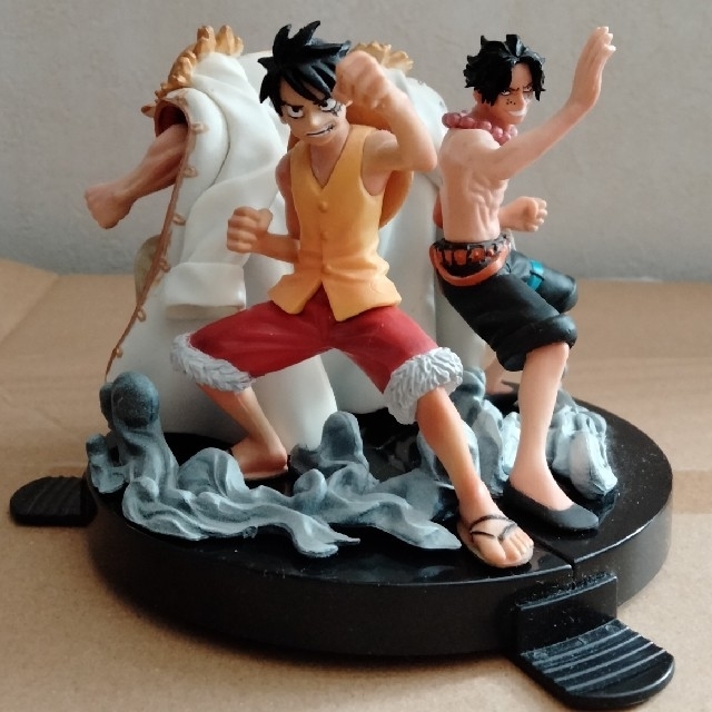 ワンピース ONE PIECE ルフィ エース 白ひげ フィギュア3体セットの