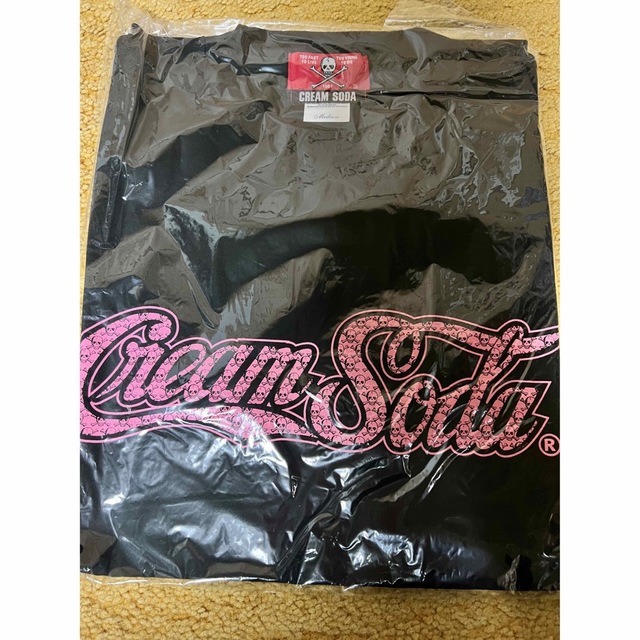 クリームソーダ　Tシャツ　Mサイズ　ロゴピンク色　新品未使用品 メンズのトップス(Tシャツ/カットソー(半袖/袖なし))の商品写真