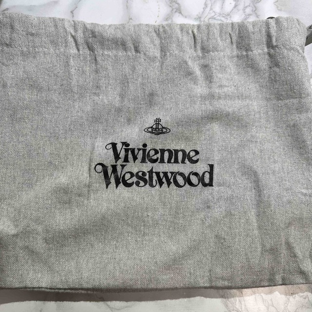 vivien westwood エラ　ハートフレームクロスボディバッグ