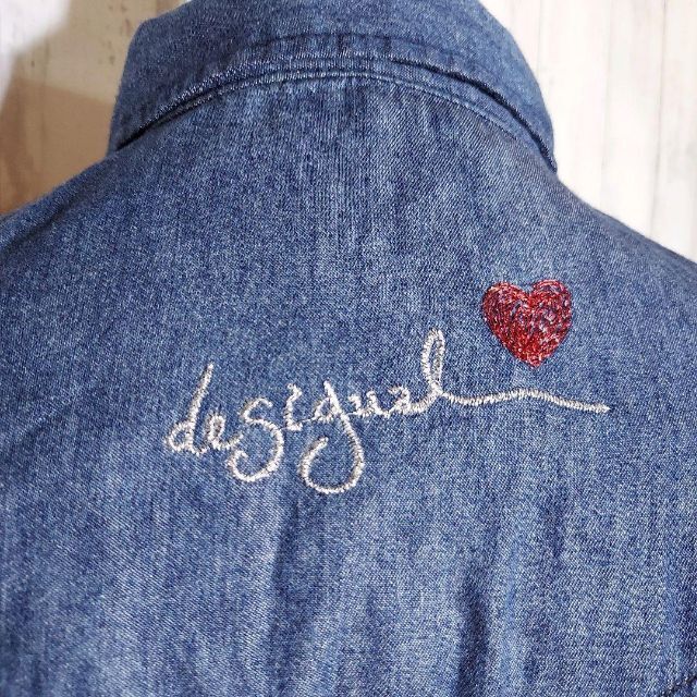 DESIGUAL(デシグアル)のDesigual デシグアル 総柄 長袖デニム シャツ 刺繍 カラフル M 薄手 レディースのトップス(シャツ/ブラウス(長袖/七分))の商品写真