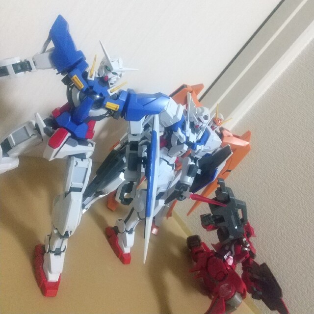 アリオス、アストレアタイプF、エクシア、アストレア 00  ガンプラ 1/100 エンタメ/ホビーのおもちゃ/ぬいぐるみ(模型/プラモデル)の商品写真