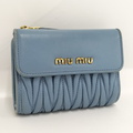MIUMIU マテラッセ 二つ折り財布 5ML002 ブルー系