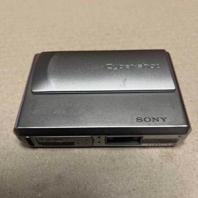 SONY(ソニー)のジャンクSONY DSC-T1 5M Pixels スマホ/家電/カメラのカメラ(コンパクトデジタルカメラ)の商品写真