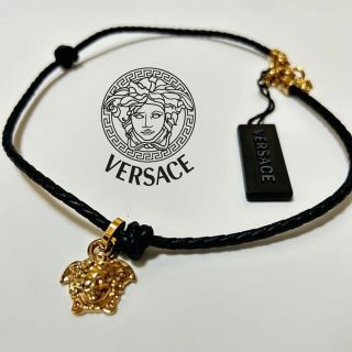 ヴェルサーチ(VERSACE)のヴェルサーチの本革ブラックレザーネックレス　ストリートファッション好きな方へ◎(ネックレス)