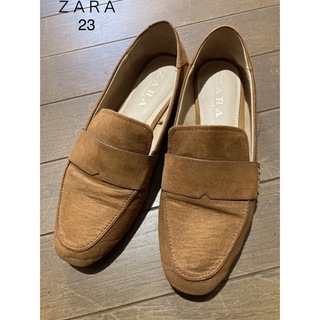 ザラ(ZARA)のＺＡＲＡ　ローファー　２３(ローファー/革靴)