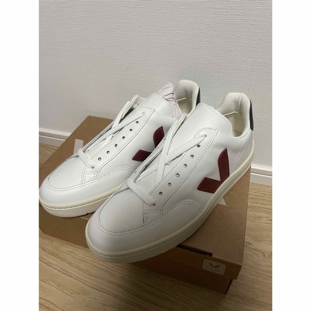 VEJA - 新品 VEJAヴェジャ V12レザー スニーカー EU 38 24cm の通販 by ...