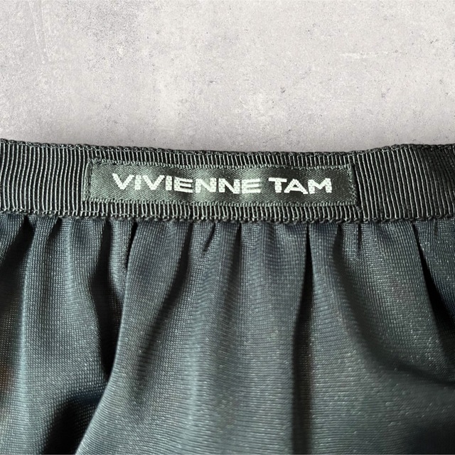 VIVIENNE TAM(ヴィヴィアンタム)の【美品】VIVIENNE TAM スカート パワーネット ひざ丈 人気 レディースのスカート(ひざ丈スカート)の商品写真