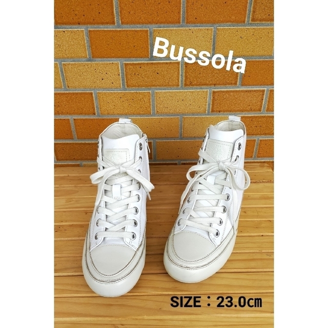 bussola(ブソラ)の【 Bussola ✿ ブソラ 】ハイカット　インヒールデザイン　本革スニーカー レディースの靴/シューズ(スニーカー)の商品写真