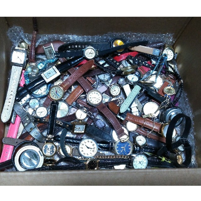 ズー　様　専用　　まとめ売り　腕時計　400本 メンズの時計(腕時計(アナログ))の商品写真
