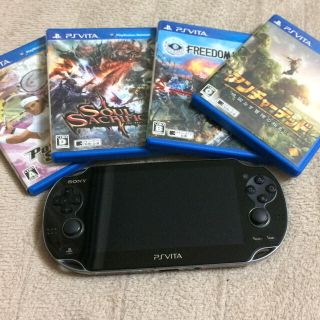 ソニー(SONY)のPSvita + メモリーカード + ソフト4本(携帯用ゲーム機本体)