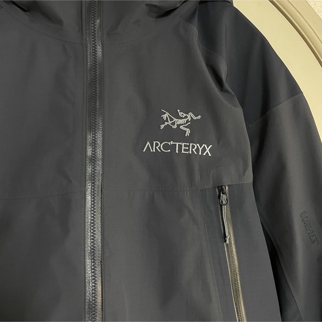 ARC'TERYX(アークテリクス)のARC'TERYX アークテリクス ベータslジャケット　ネイビー　M メンズのジャケット/アウター(ナイロンジャケット)の商品写真