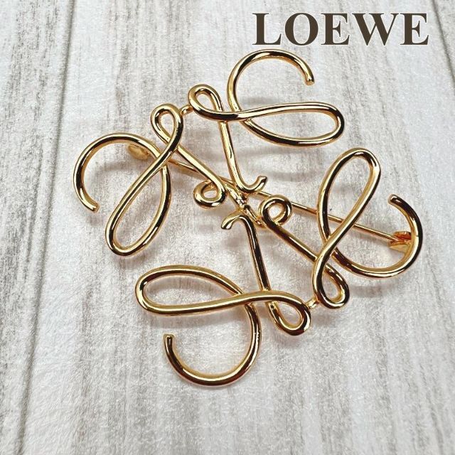 ロエベ LOEWE ブローチ アナグラム ゴールドカラー