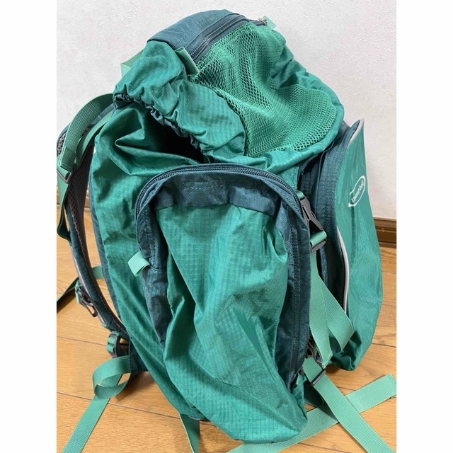 mont bell(モンベル)のmont-bellモンベル　トリプルポケット　リュック　林間学校　40L  緑 キッズ/ベビー/マタニティのこども用バッグ(リュックサック)の商品写真