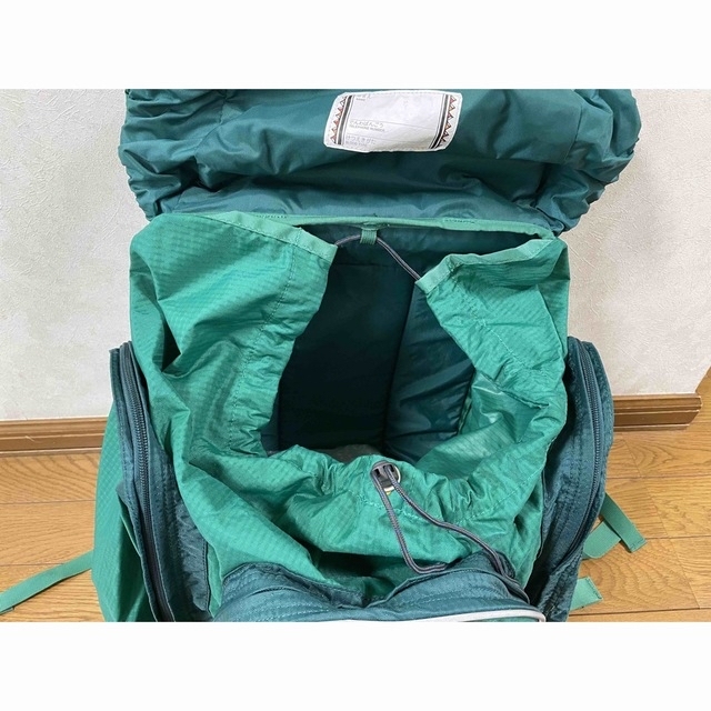 mont bell(モンベル)のmont-bellモンベル　トリプルポケット　リュック　林間学校　40L  緑 キッズ/ベビー/マタニティのこども用バッグ(リュックサック)の商品写真