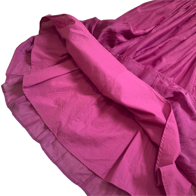 URBAN RESEARCH(アーバンリサーチ)のアーバンリサーチ シルク混 大人可愛い きれい色 ボリューム ロングスカート レディースのスカート(ロングスカート)の商品写真
