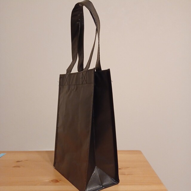 POLA(ポーラ)の《美品》POLA　ショッパー　ポーラショップ袋　不織布　BA　ギフトラッピング レディースのバッグ(ショップ袋)の商品写真