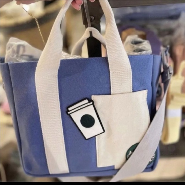 Starbucks Coffee - 完売 海外限定 シンガポール スターバックス トートバッグ インディゴ ブルーの通販 by @bluetan_1224プロフ必読|スターバックスコーヒーならラクマ