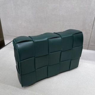 ボッテガ(Bottega Veneta) ショルダーバッグ(レディース)(スエード ボッテガ(Bottega Veneta) ショルダーバッグ(レディース)(スエード