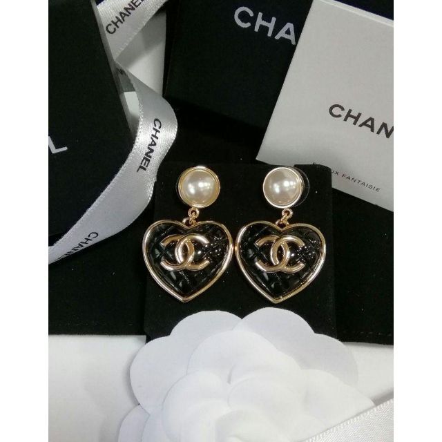 CHANEL エナメル柄 ハート ブラック パール ココマーク ピアス 正規