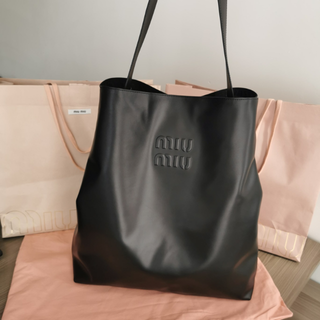 ミュウミュウ トートバッグ(レディース)の通販 900点以上 | miumiuの ミュウミュウ トートバッグ(レディース)の通販 900点以上 | miumiuの
