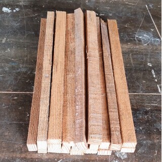 薪　焚き付け用の細い角材　長さ27~28cm(ストーブ/コンロ)