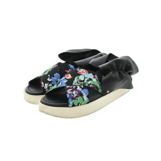 エムエスジイエム(MSGM)のMSGM サンダル EU40(26.5cm位) 黒x青x緑等(花柄) 【古着】【中古】(サンダル)