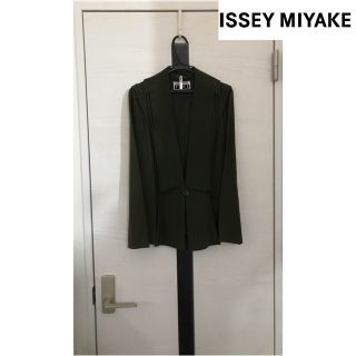 イッセイミヤケ(ISSEY MIYAKE)の〈難あり〉ISSEY MIYAKE ✴︎ ジャケット(テーラードジャケット)