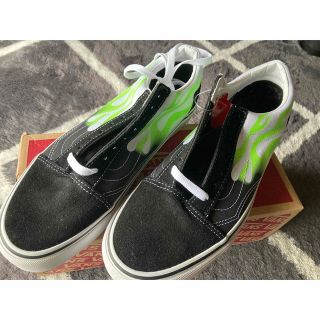 ヴァンズ(VANS)のVANS FLAME OLD SKOOL スニーカー(スニーカー)