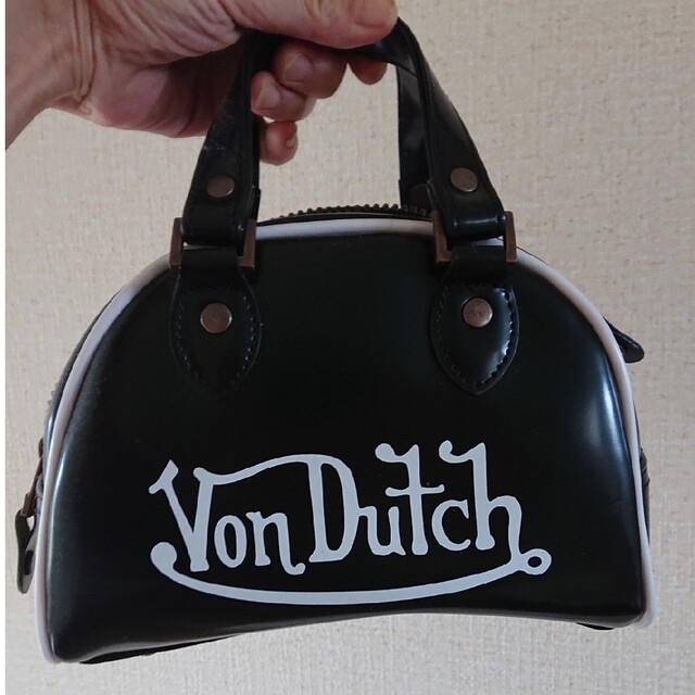 Von Dutch vondutch エナメル バッグ