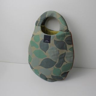 ミナペルホネン(mina perhonen)の未使用 mina perhonen ミナペルホネン 三鷹の森ジブリ美術館 kakurenbo TOTORO egg bag/グリーン エッグバッグ トトロ【2400013291330】(トートバッグ)