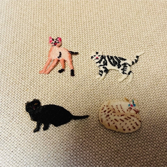 une nana cool(ウンナナクール)の【une nana cool】刺繍　アップリケ　猫　ウンナナクール　ワッペン エンタメ/ホビーのおもちゃ/ぬいぐるみ(キャラクターグッズ)の商品写真