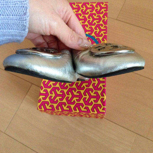 Tory Burch(トリーバーチ)のトリーバーチ♡シルバー 24.5cm レディースの靴/シューズ(ハイヒール/パンプス)の商品写真